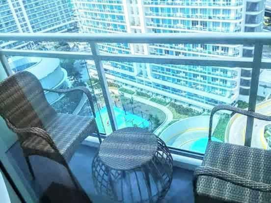 Azure C6 Balcony Wifi Near Mall Airport Multipl Units Manila Exteriör bild